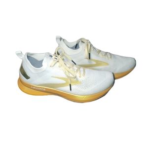 Brooks Levitate 4 Womens Size 7.5